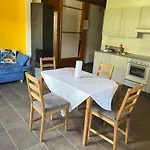 Rosy Apartamento Entrelagos